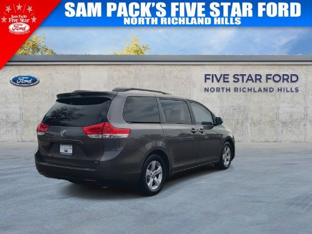 Used 2012 Toyota Sienna LE FWD image 9