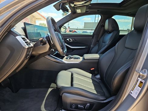 Used 2025 BMW 330i Sedan image 9