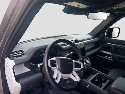Certified 2022 Land Rover Defender 110 XS Edition AWD/4WD image 11
