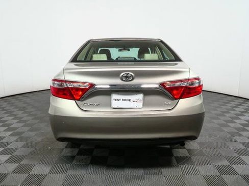 Used 2017 Toyota Camry LE image 21