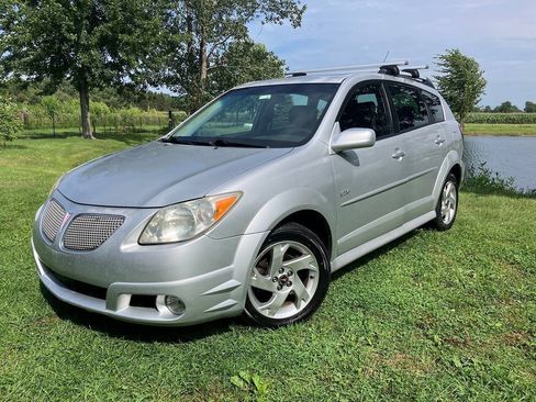 Used 2007 Pontiac Vibe w/ Sun And Sound Package FWD image 1