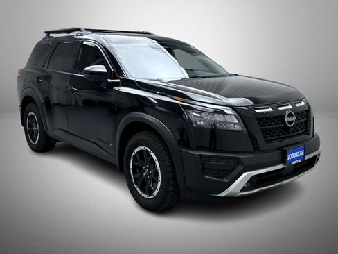 Used 2025 Nissan Pathfinder Rock Creek AWD/4WD image 3