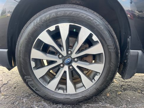 Used 2017 Subaru Outback 2.5i Limited AWD/4WD image 38