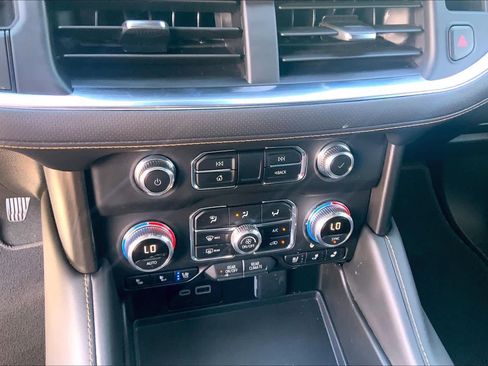 Used 2024 GMC Yukon AT4 w/ AT4 Premium Plus Package AWD/4WD image 35