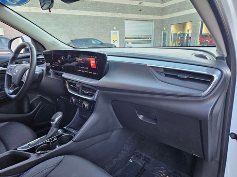 Used 2025 Buick Encore GX Sport Touring w/ Advanced Technology Package image 19