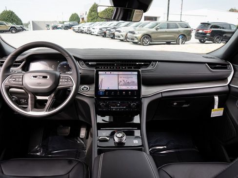 New 2025 Jeep Grand Cherokee L Limited AWD/4WD image 21