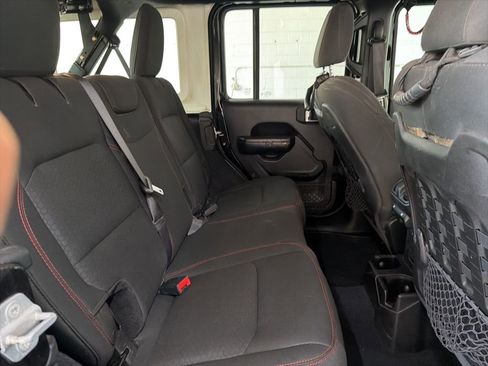 Used 2018 Jeep Wrangler Unlimited Rubicon image 37