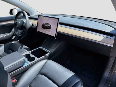 Used 2023 Tesla Model 3 Standard Range RWD image 34