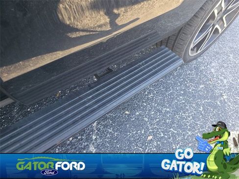 Used 2021 Ford Expedition Limited image 11