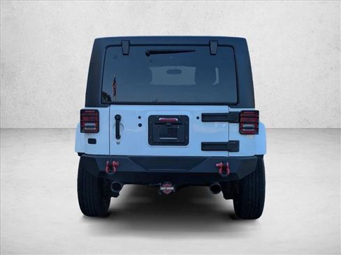 Used 2018 Jeep Wrangler Unlimited Sahara w/ Connectivity Group AWD/4WD image 6