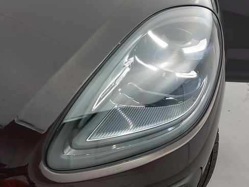 Certified 2026 Porsche Macan AWD/4WD image 34