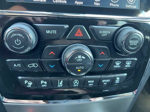 Used 2022 Jeep Grand Cherokee Limited AWD/4WD image 39