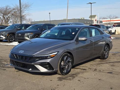 Certified 2024 Hyundai Elantra Limited image 2