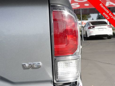 Certified 2023 Toyota Tacoma TRD Off-Road image 10