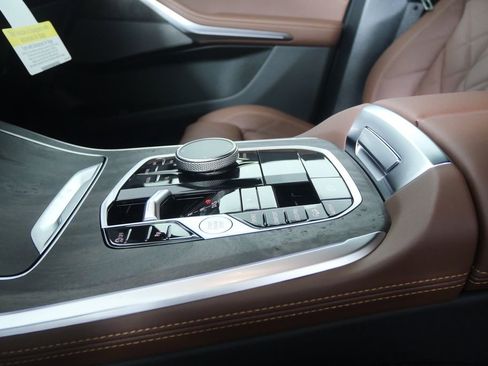 New 2026 BMW X5 xDrive40i w/ Climate Comfort Package AWD/4WD image 22