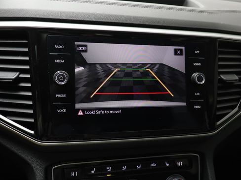 Used 2023 Volkswagen Atlas SE w/ Panoramic Sunroof Package image 9