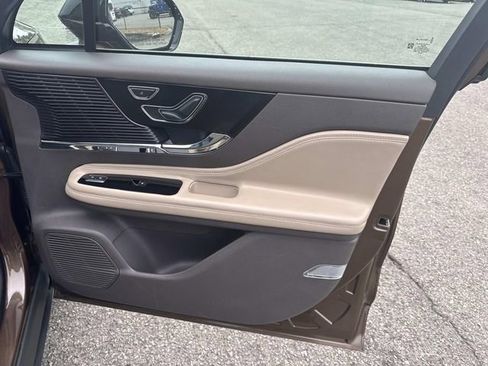 Used 2022 Lincoln Corsair Standard w/ Premium Package image 26