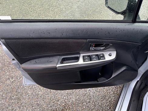 Used 2017 Subaru Crosstrek 2.0i Premium image 25