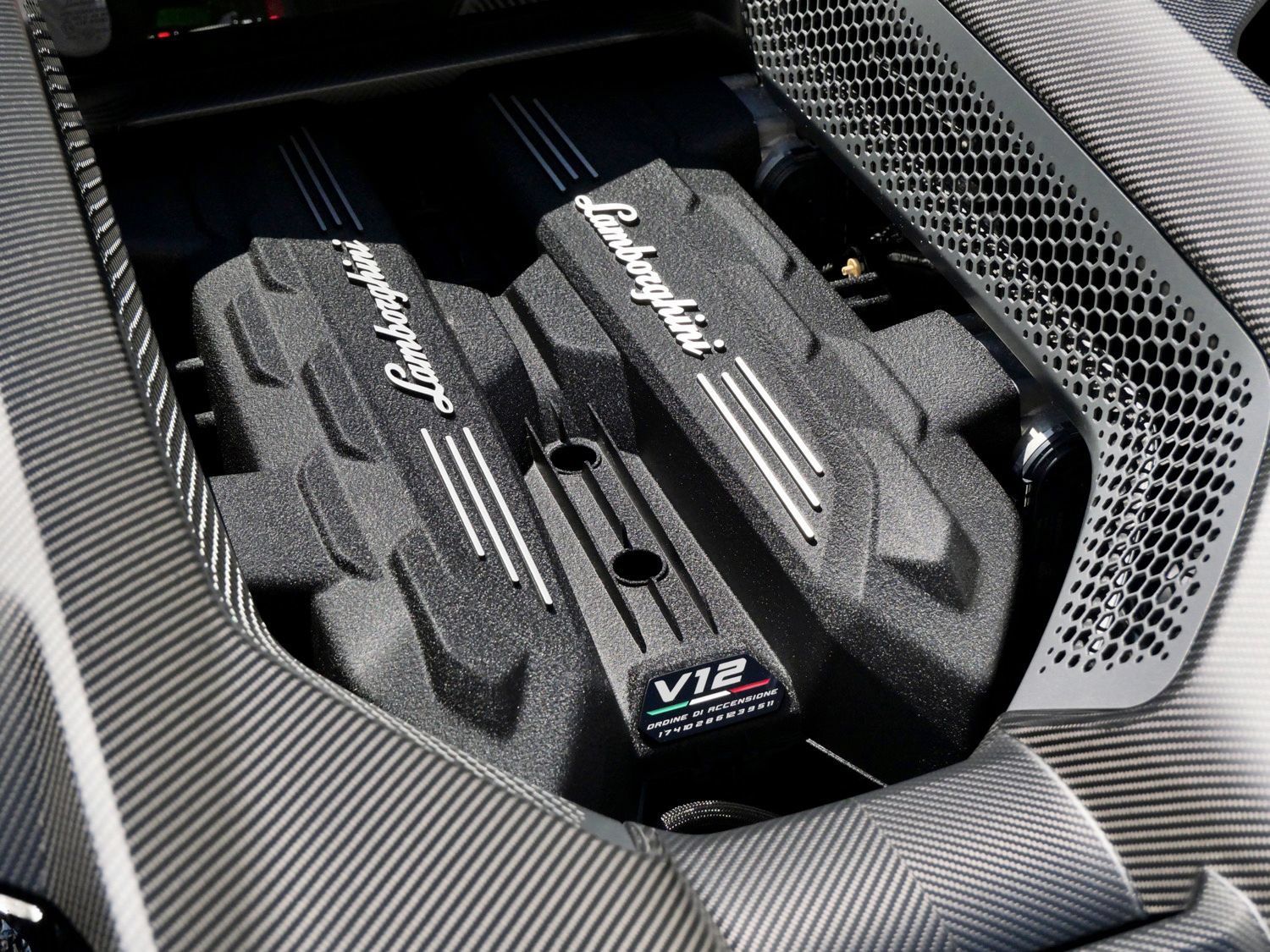 Used 2024 Lamborghini Revuelto AWD/4WD image 17