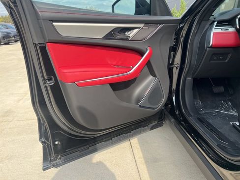 New 2025 Jaguar F-PACE R-Dynamic S image 12