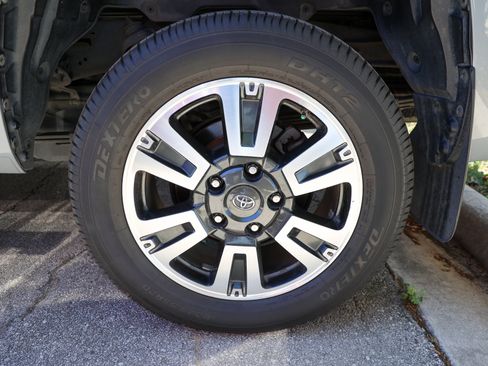 Used 2020 Toyota Tundra SR5 w/ SR5 Leather Package image 14