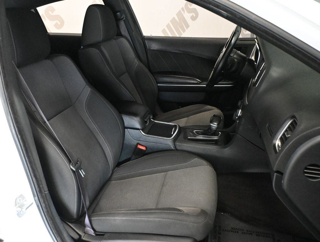 Used 2017 Dodge Charger SXT RWD image 15