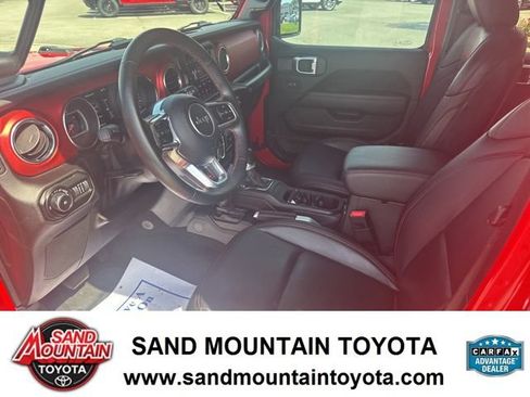 Used 2021 Jeep Wrangler Unlimited Rubicon AWD/4WD image 12