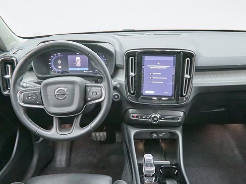 Certified 2024 Volvo XC40 B5 Plus w/ Climate Package image 20