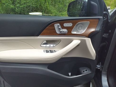 Certified 2024 Mercedes-Benz GLS 580 4MATIC image 21