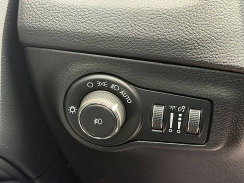 Used 2021 Jeep Compass Latitude AWD/4WD image 26