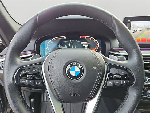 Used 2023 BMW 530i xDrive w/ Premium Package image 21