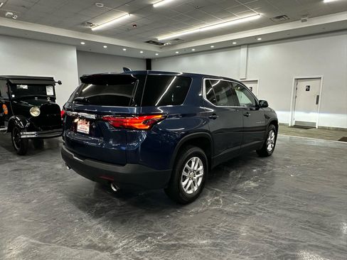 Used 2023 Chevrolet Traverse LS image 5