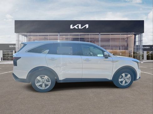 New 2026 Kia Sorento LX image 9