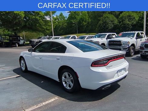 Used 2019 Dodge Charger SXT RWD image 3