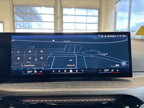 Used 2025 BMW 330i xDrive Sedan w/ M Sport Package image 26