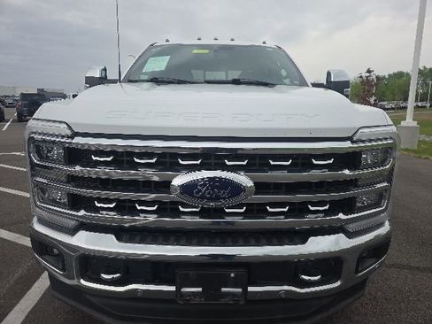Used 2024 Ford F350 Lariat w/ Lariat Ultimate Package AWD/4WD image 3
