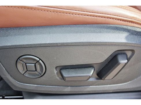 Used 2025 Audi Q3 2.0T Premium image 31