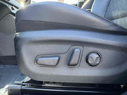 Used 2022 Kia Niro EX FWD image 13