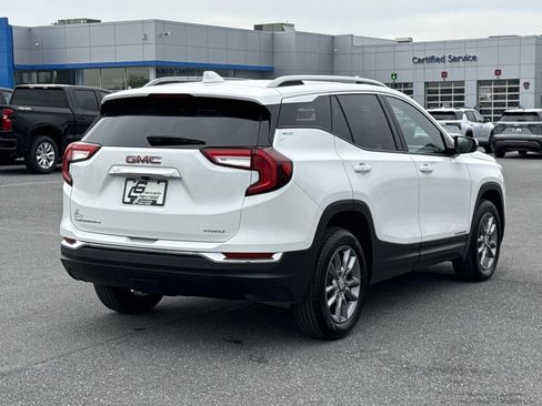 Used 2024 GMC Terrain SLT AWD/4WD image 25