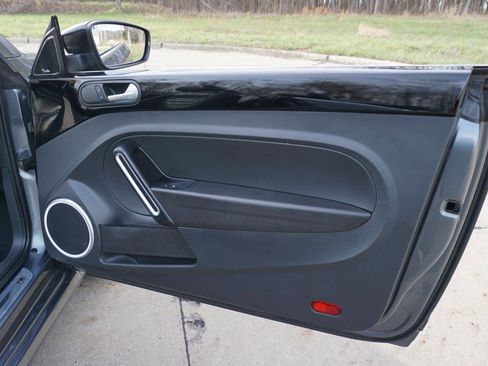Used 2014 Volkswagen Beetle R-Line image 24