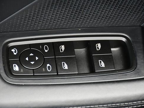 Certified 2025 Porsche Taycan AWD/4WD image 35