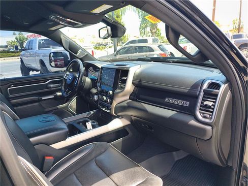 Used 2019 RAM 1500 Laramie AWD/4WD image 12