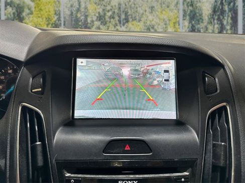 Used 2018 Ford Focus SEL FWD image 26
