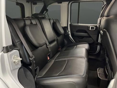 Used 2024 Jeep Wrangler High Altitude image 32