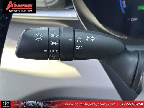 Certified 2022 Toyota Sienna XLE w/ XLE Plus Package FWD image 27