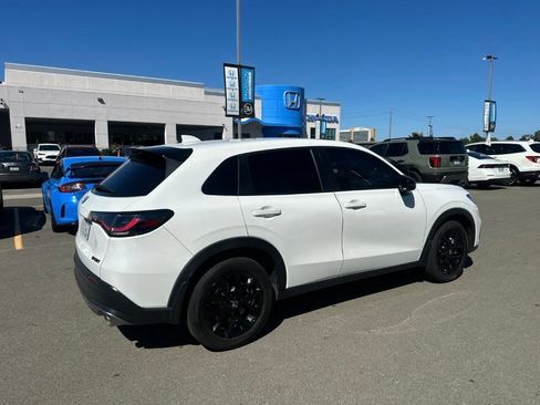 Used 2024 Honda HR-V Sport image 3