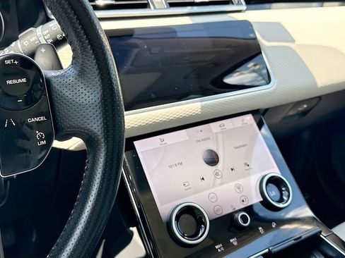Used 2020 Land Rover Range Rover Velar S AWD/4WD image 27