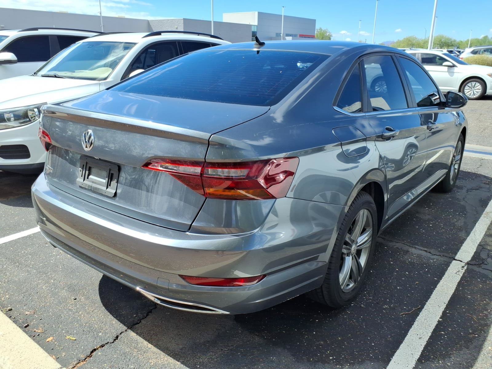 Used 2019 Volkswagen Jetta R-Line FWD image 3
