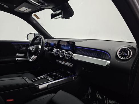 Certified 2025 Mercedes-Benz GLB 250 4MATIC image 15