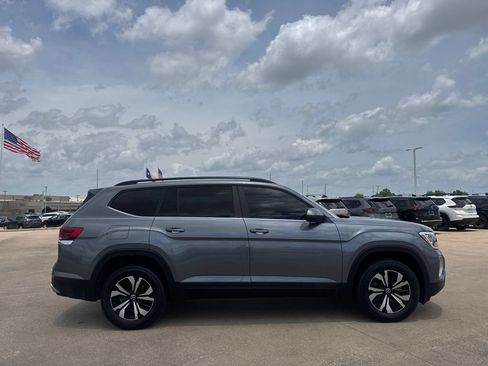 Used 2024 Volkswagen Atlas SE FWD image 25